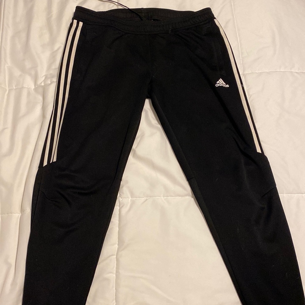 Adidas 3 stripe US large jogger pants.